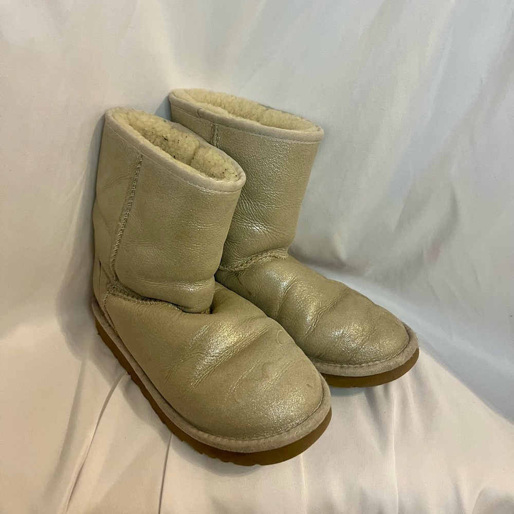 Light champagne Ugg glitter boots